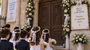 Bambini in attesa davanti a una chiesa chiusa per la Prima Comunione